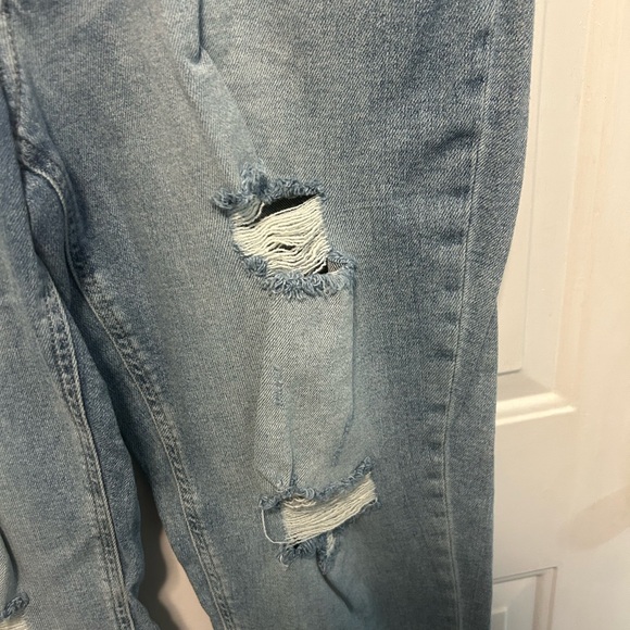 Maurices Distressed Jeans - Picture 2 of 5